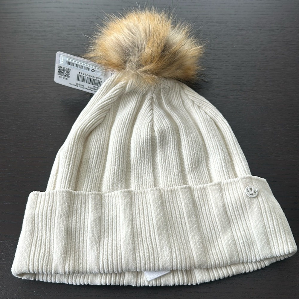 Pom perfection beanie